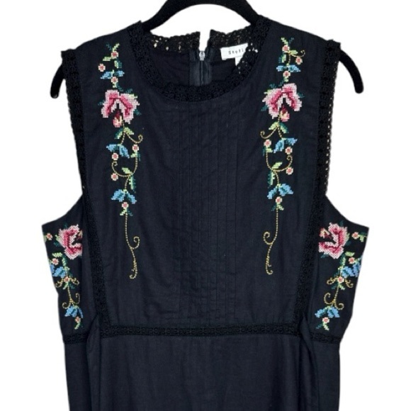 Stellah Embroidered Placement & Lace Black Dress Size Large - Picture 4 of 16